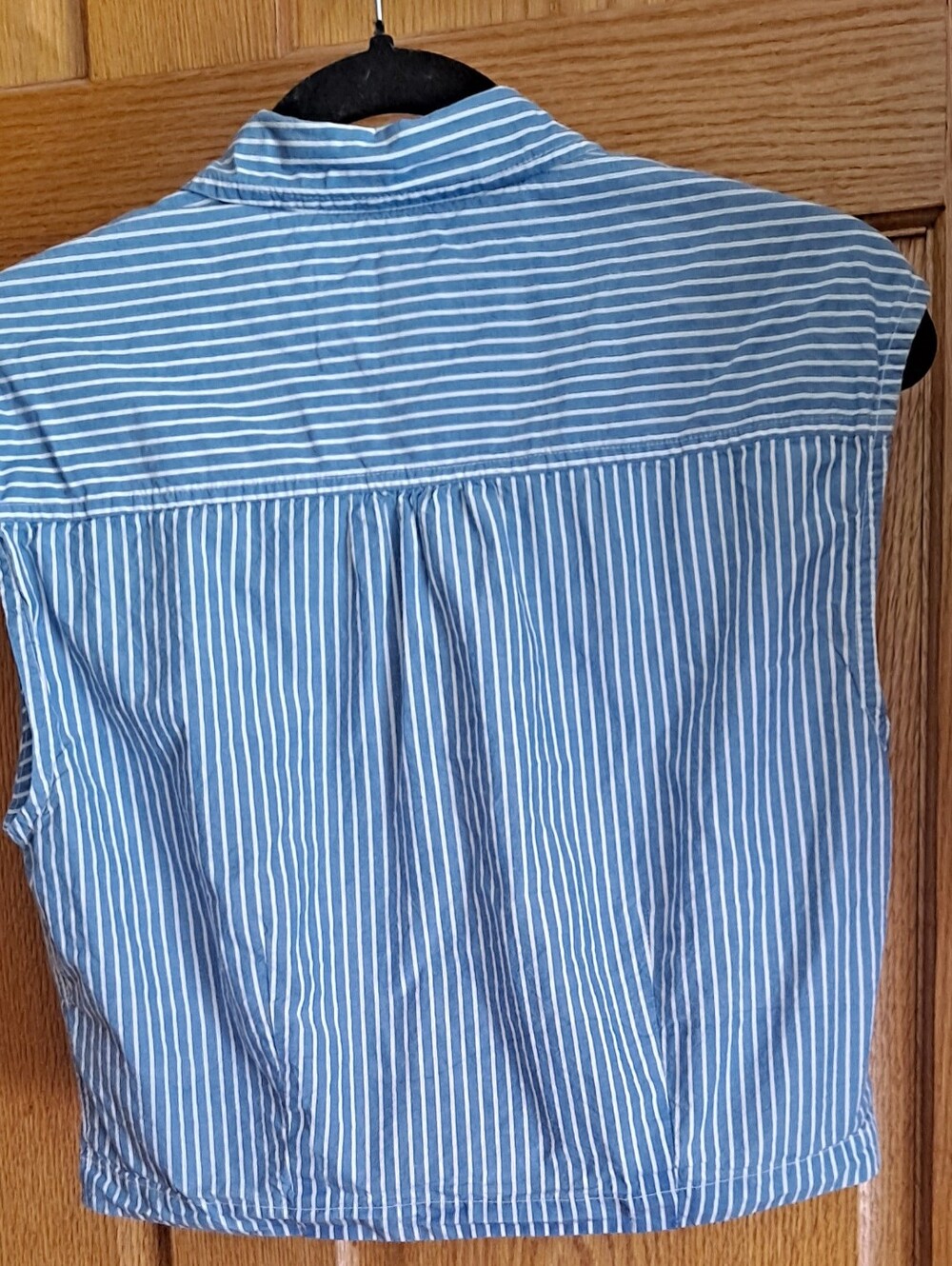 Anthropologie Maeve Blue And White Striped Capped Sleeve Button-Down Crop Top. - Picture 6 of 7